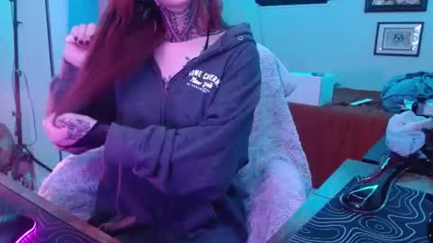Snapshot of thighsnacks chatting on July 8, 2:16 am snacks online show from July 8, 2:16 am
