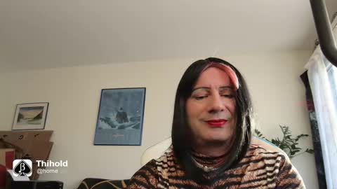 Snapshot of thihold chatting on October 1, 4:24 pm thihold online show from October 1, 4:24 pm