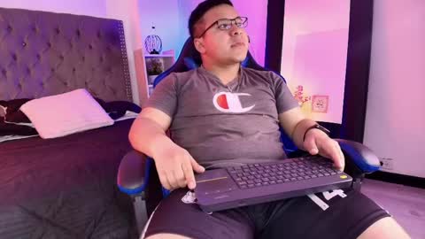 Thiiago Saenz online show from May 6, 11:59 am
