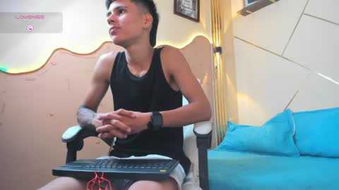 Snapshot of thiiago_xxx chatting on July 25, 2:03 pm Thiago online show from July 25, 2:03 pm