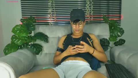 Thiago Saenzz online show from April 7, 6:08 pm