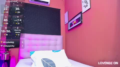 Snapshot of thin_eva chatting on February 25, 8:30 pm Eva online show from February 25, 8:30 pm