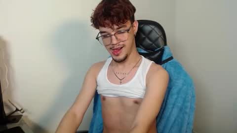 Snapshot of thin_thomas chatting on November 9, 6:12 am Tom online show from November 9, 6:12 am