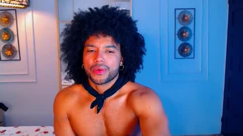 MICHAEL AND CRISS online show from December 17, 2:01 pm