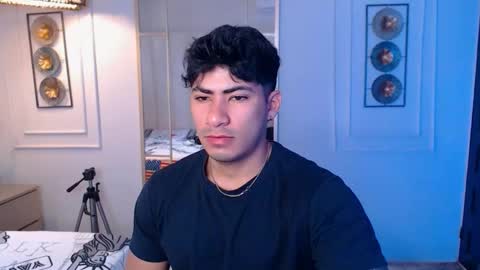 MICHAEL AND CRISS online show from January 7, 1:35 pm