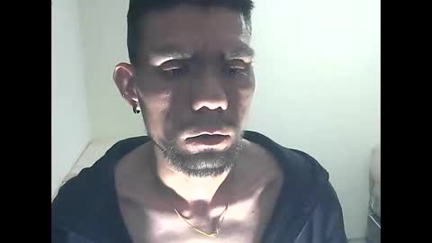 Snapshot of thomas2wood chatting on May 25, 11:55 pm Thomas2Wood online show from May 25, 11:55 pm