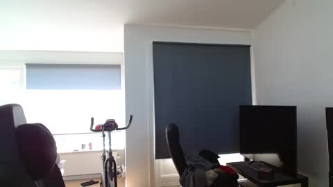 Snapshot of thomas315627 chatting on April 22, 2:40 pm thomas315627 online show from April 22, 2:40 pm