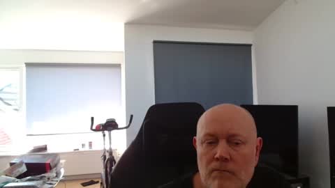 Snapshot of thomas315627 chatting on April 23, 12:51 pm thomas315627 online show from April 23, 12:51 pm