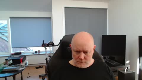 Snapshot of thomas315627 chatting on April 27, 6:22 am thomas315627 online show from April 27, 6:22 am