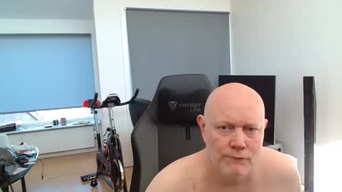 Snapshot of thomas315627 chatting on May 9, 6:18 am thomas315627 online show from May 9, 6:18 am