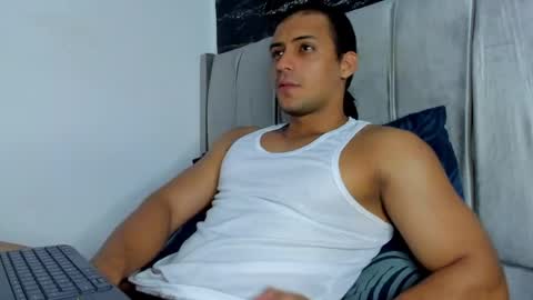 Snapshot of thomas777__ chatting on May 22, 12:00 pm Thomas online show from May 22, 12:00 pm
