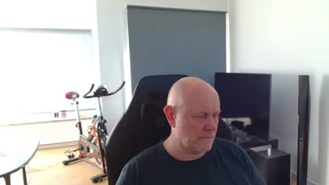 thomas806035 online show from June 20, 6:22 pm