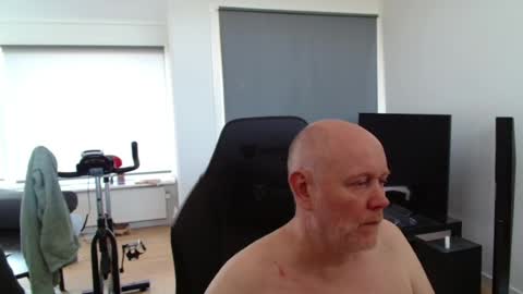 thomas806035 online show from July 18, 11:36 am