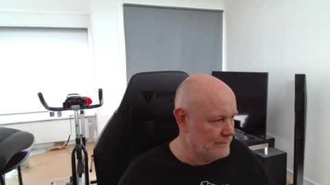 thomas806035 online show from July 31, 10:14 am