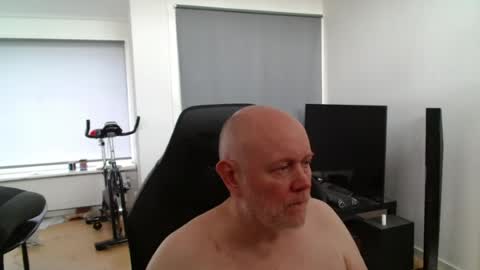 thomas806035 online show from August 2, 9:52 am