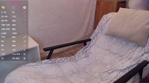 Snapshot of thomas_blackfield chatting on July 14, 12:57 am Thomas online show from July 14, 12:57 am