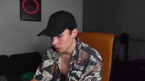 Snapshot of thomas_brons chatting on June 30, 4:19 pm THOMAS BRONS online show from June 30, 4:19 pm