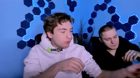 Snapshot of thomas_crow chatting on February 16, 7:43 pm thomas_crow online show from February 16, 7:43 pm