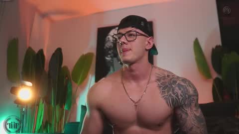 Thomas Falcon online show from November 23, 12:43 am