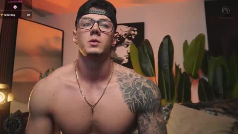 Thomas Falcon online show from January 8, 1:19 am