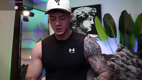 Snapshot of thomas_falcon1 chatting on February 6, 12:15 am Thomas Falcon online show from February 6, 12:15 am