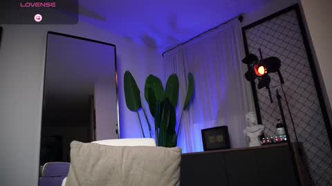 Snapshot of thomas_falcon1 chatting on February 20, 2:41 am Thomas Falcon online show from February 20, 2:41 am