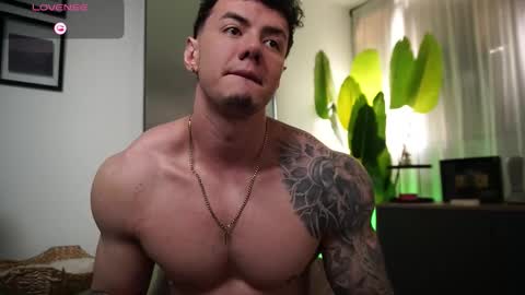 Snapshot of thomas_falcon1 chatting on March 1, 9:28 pm Thomas Falcon online show from March 1, 9:28 pm