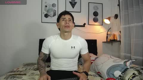 thomas_hot369 online show from April 7, 1:17 am