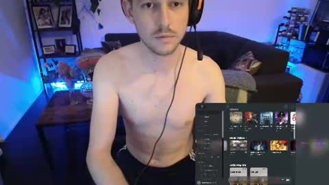 Snapshot of thomas_jd chatting on June 15, 10:34 pm Thomas online show from June 15, 10:34 pm