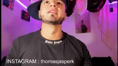 Snapshot of thomas_k7 chatting on April 26, 6:27 pm Thomas online show from April 26, 6:27 pm