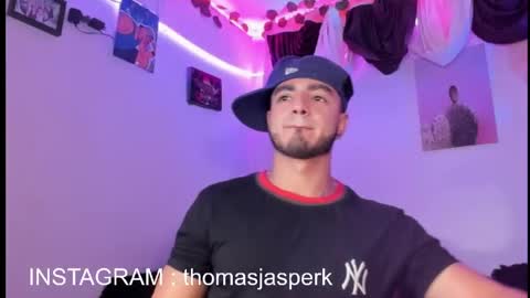 Snapshot of thomas_k7 chatting on May 6, 3:35 am Thomas online show from May 6, 3:35 am