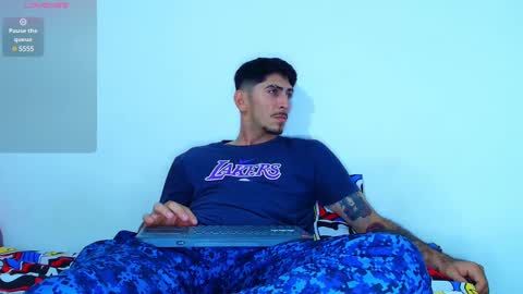 Snapshot of thomas_ks11 chatting on December 28, 2:43 am thomas_ks11 online show from December 28, 2:43 am