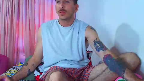 Snapshot of thomas_ks11 chatting on February 25, 4:00 pm thomas_ks11 online show from February 25, 4:00 pm