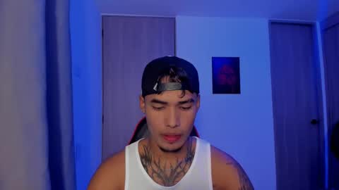 Snapshot of thomas_latin_boy chatting on September 23, 3:09 am Thomas online show from September 23, 3:09 am