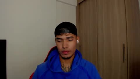 Snapshot of thomas_latin_boy chatting on September 26, 12:03 am Thomas online show from September 26, 12:03 am