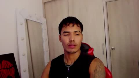 Snapshot of thomas_latin_boy chatting on February 20, 2:30 am Thomas online show from February 20, 2:30 am