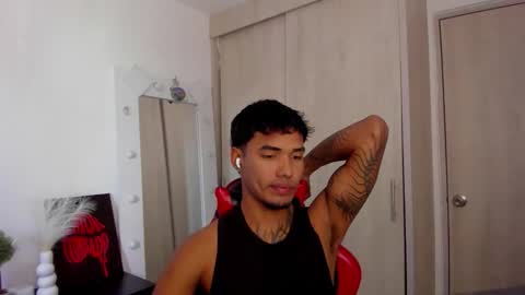 Snapshot of thomas_latin_boy chatting on May 15, 7:10 pm Thomas online show from May 15, 7:10 pm