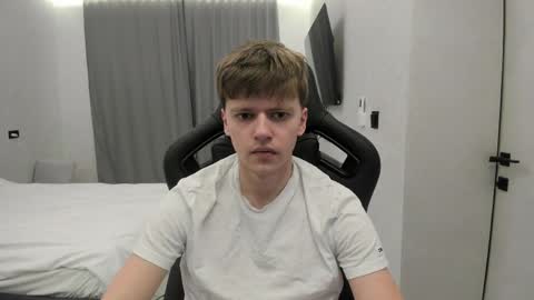 Snapshot of thomas_shelbivip chatting on March 26, 8:03 pm Tomas online show from March 26, 8:03 pm