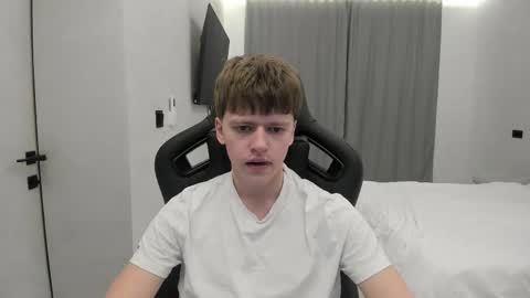 Snapshot of thomas_shelbivip chatting on March 27, 9:58 pm Tomas online show from March 27, 9:58 pm