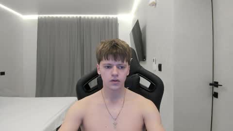 Snapshot of thomas_shelbivip chatting on March 30, 9:05 pm Tomas online show from March 30, 9:05 pm