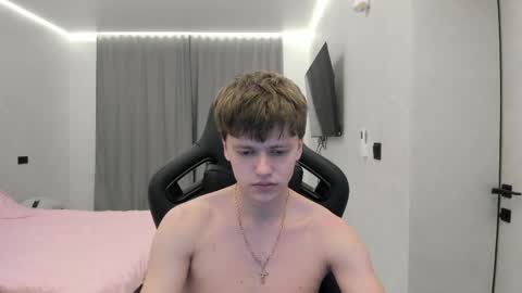 Snapshot of thomas_shelbivip chatting on April 11, 7:07 pm Tomas online show from April 11, 7:07 pm