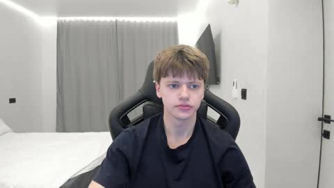 Snapshot of thomas_shelbivip chatting on April 16, 6:09 pm Tomas online show from April 16, 6:09 pm
