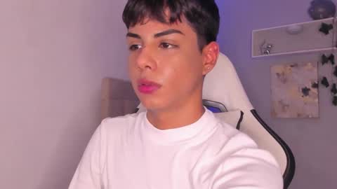 Snapshot of thomas_wild chatting on October 16, 6:36 am Thomas online show from October 16, 6:36 am