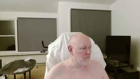 thomash32 online show from September 11, 10:21 pm