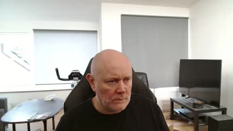 thomash32 online show from September 20, 7:31 am