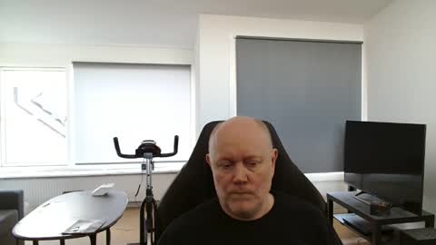 thomash32 online show from October 6, 10:02 am