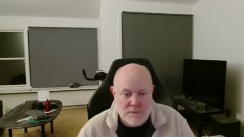 thomash32 online show from November 13, 10:41 pm