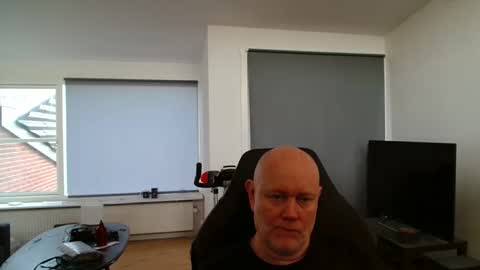 thomash32 online show from November 23, 8:36 am