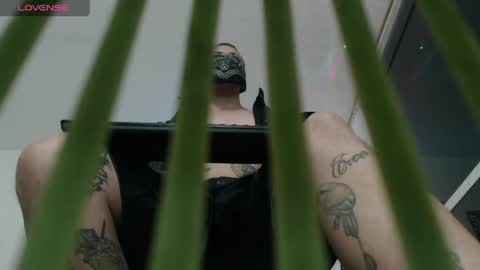 thomasjons online show from April 26, 7:28 am