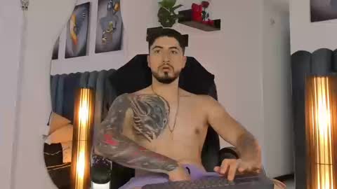 Snapshot of thomasmarzo1 chatting on September 26, 3:49 pm sweetfit boy online show from September 26, 3:49 pm